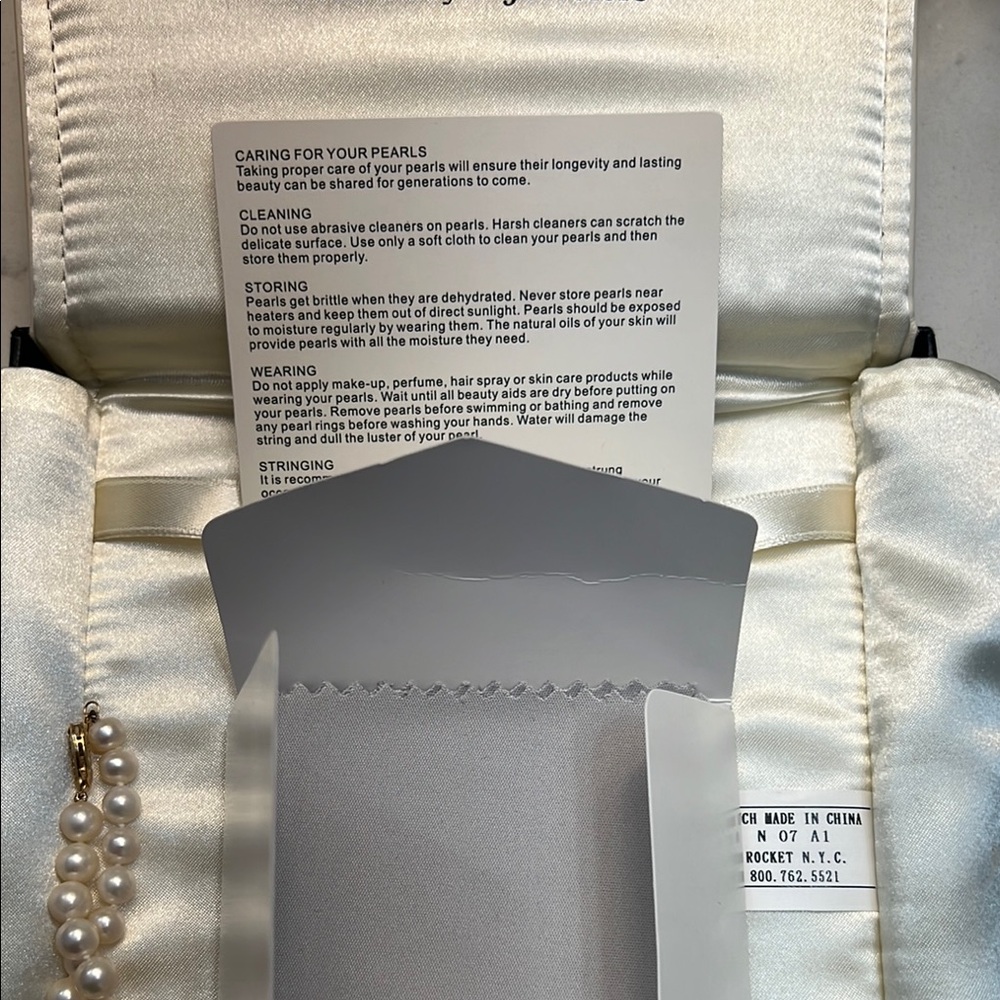 Fred Meyer Pearl set - Picture 3 of 4